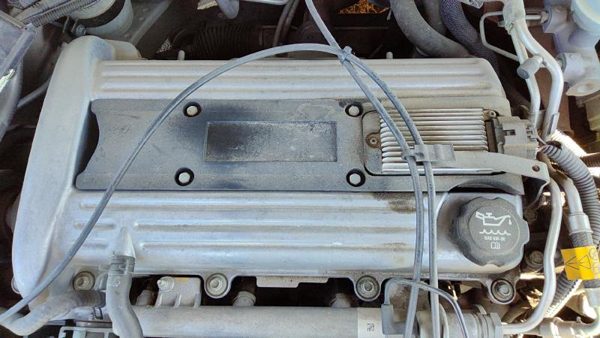 2003 Chevrolet Cavalier Valve Cover Chevy 2.2L — photo 1