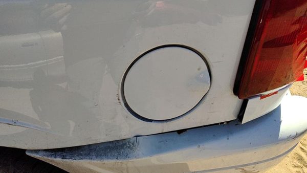 2002-2009 Gmc Envoy Fuel Tank Door With Hinge Gas Lid Oem Filler White 50U — photo 1