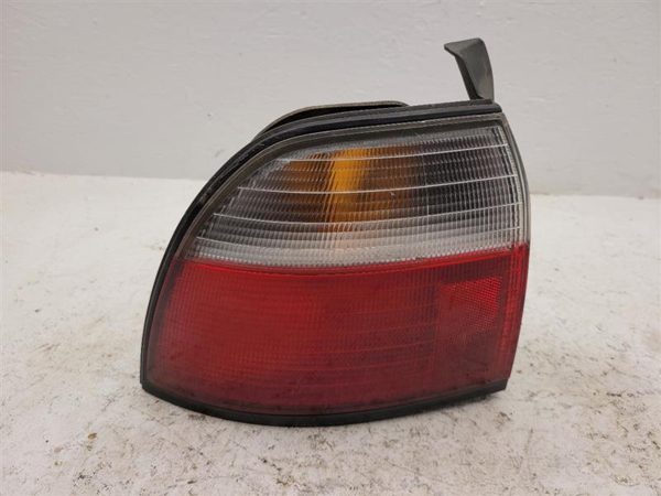 96-97 Honda Accord Driver Left Tail Light Sedan Quarter Panel Mounted Brake Lamp — photo 1