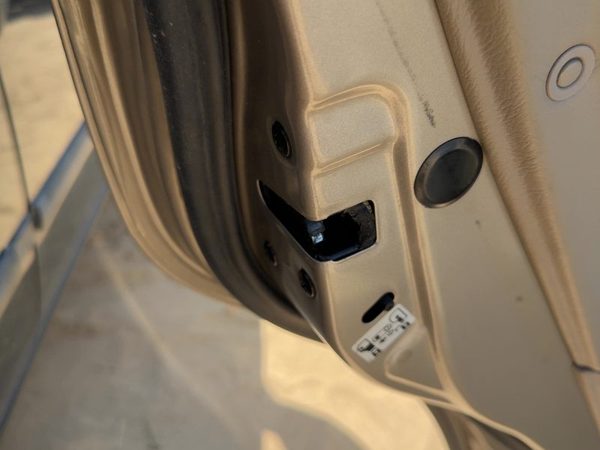 2001-2004 Hyundai Elantra Driver Left Rear Door Latch With Rods/Cables Oem Back — photo 3