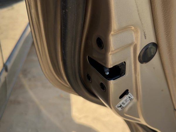 2001-2004 Hyundai Elantra Driver Left Rear Door Latch With Rods/Cables Oem Back — photo 2