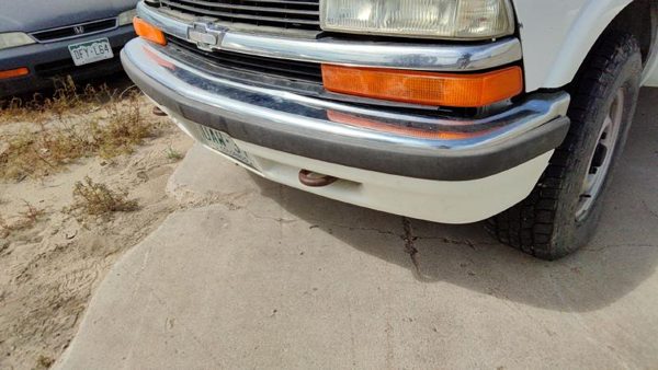 1998-2005 S10 Blazer Front Bumper Assembly With Brackets Oem White 50U 15094048 — photo 1