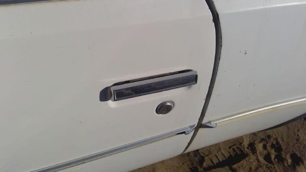 78-87 Buick Regal Driver Left Front Outside Door Handle Oem White — photo 1
