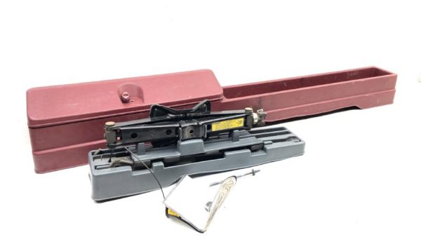 1990 Chevy Silverado 1500 Jack Tool Kit Set Assembly With Tray Spare Oem — photo 1