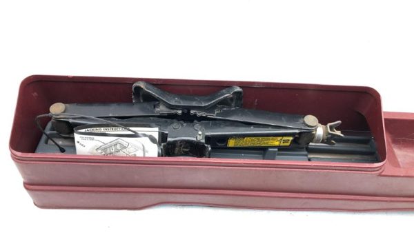 1990 Chevy Silverado 1500 Jack Tool Kit Set Assembly With Tray Spare Oem — photo 10