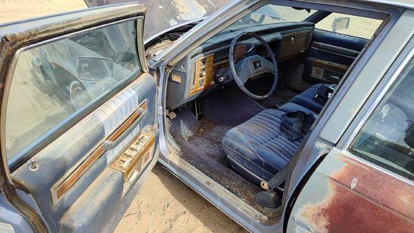 1984 Cadillac Deville — vehicle photo 7