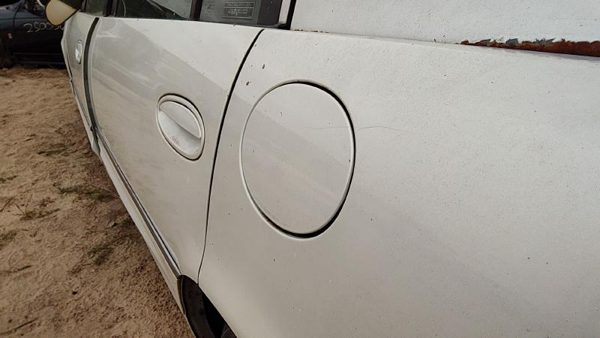 1998-2005 Buick Park Ave Fuel Tank Door With Hinge Gas Lid Oem Filler White 78u — photo 2