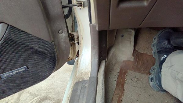 91-96 Infinity G20 Driver Left Lower Kick Trim Panel Oem Brown — photo 3