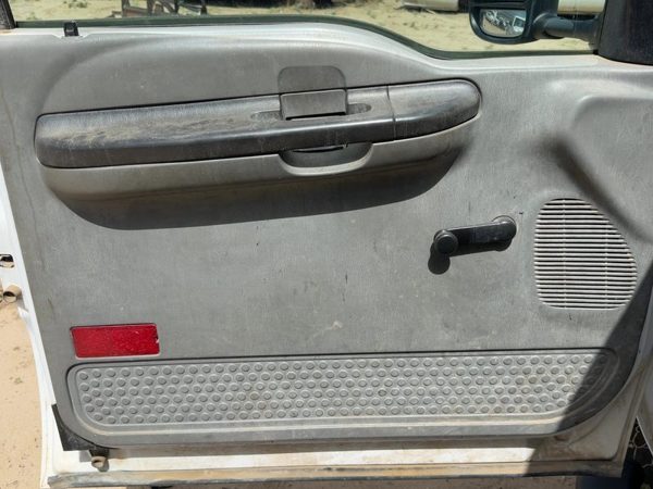 2005-2007 Ford F350 Driver Left Front Door Trim Panel Manual Gray 5C3Z2523943Dab — photo 1