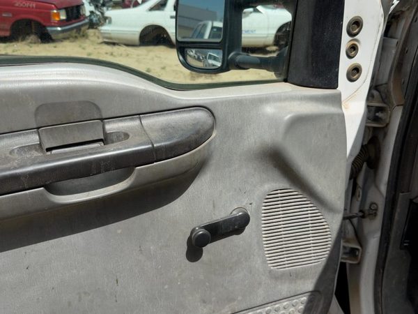 2005-2007 Ford F350 Driver Left Front Door Trim Panel Manual Gray 5C3Z2523943Dab — photo 2