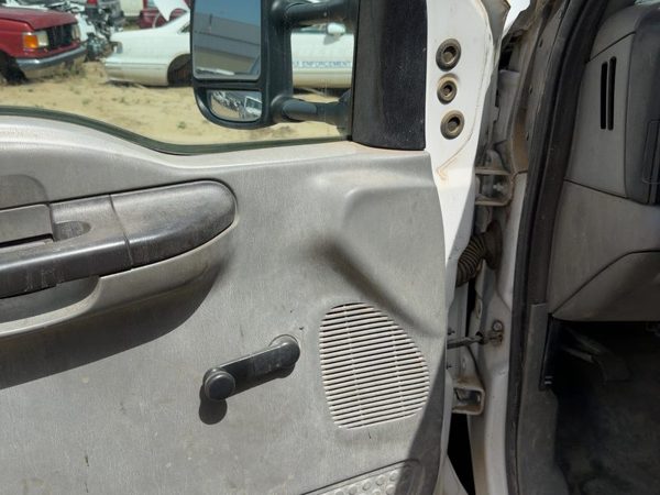 2005-2007 Ford F350 Driver Left Front Door Trim Panel Manual Gray 5C3Z2523943Dab — photo 4