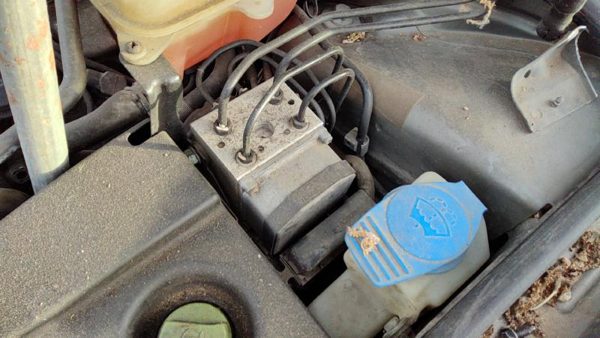 2002-2005 Vw Passat Complete Anti Lock Brake Pump Unit Oem Abs Module Assembly — photo 1