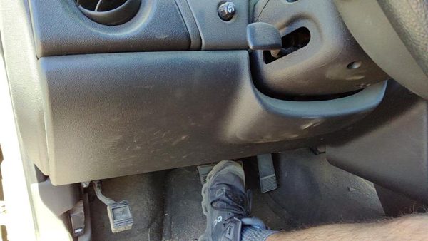 04-05 Grand Prix Lower Dash Under Column Knee Bolster Trim Panel Oem Pewter 69B — photo 2