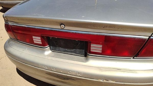 1997-1998 Buick Century Center Inner Tail Light Brake Lamp Oem Rear — photo 2