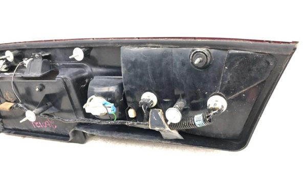 1997-1998 Buick Century Center Inner Tail Light Brake Lamp Oem Rear — photo 15