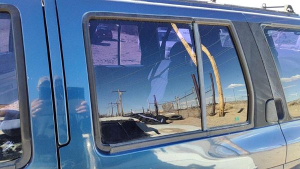 90-95 Nissan Pathfinder Driver Left Rear Side Window Door Glass Oem Back — photo 1