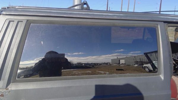 84-01 Jeep Cherokee Passenger Right Rear Quarter Glass Back Side Window 2 Door — photo 2