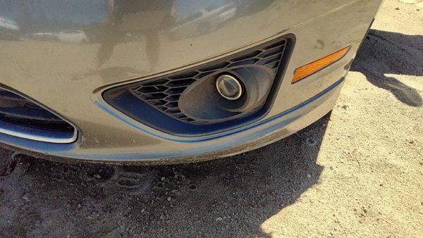 2006-2012 Ford Fusion Passenger Right Front Fog Light Lamp Oem Bumper Mounted — photo 1