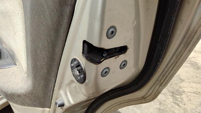 00-03 Nissan Maxima Passenger Right Rear Door Latch With Rods/Cables Oem Back
