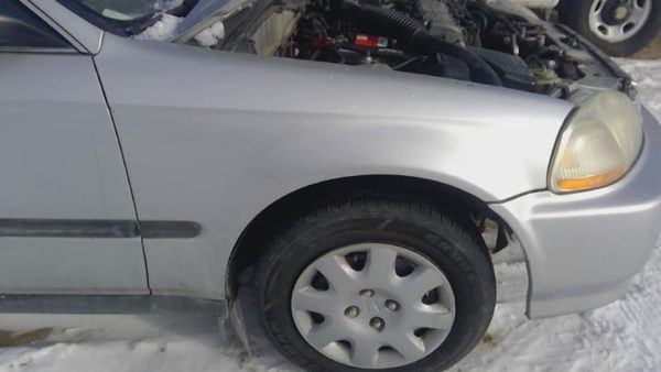 1998 Honda Civic Fender RH Silver — photo 1