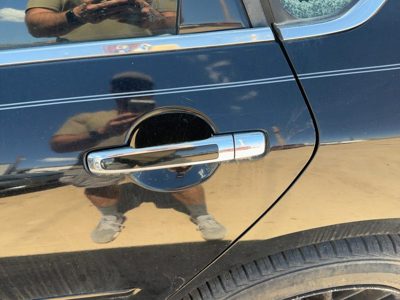 06-10 M35X Driver Left Rear Outside Door Handle Back Painted Center Black Obsidi