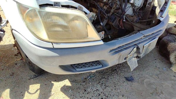 2006 Dodge Sprinter 3500 Front Bumper Assy. Van White P01 — photo 8