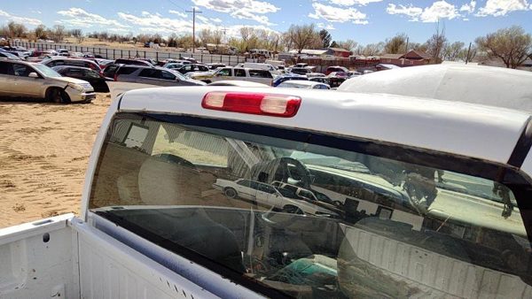 1999-2006 Chevy Silverado 1500 Third Brake Light Middle Lamp Oem — photo 2