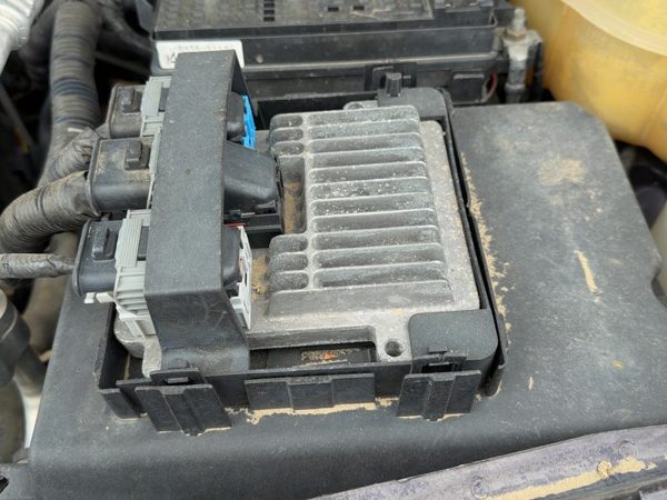 2006 Chevy Equinox Electronic Control Module Computer Ecm Ecu 3.4L 19210070 — photo 1