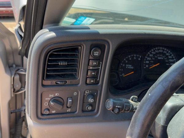 05-06 Suburban 1500 Trim Bezel Around Speedometer Dash Surround Panel Gray 92I — photo 3