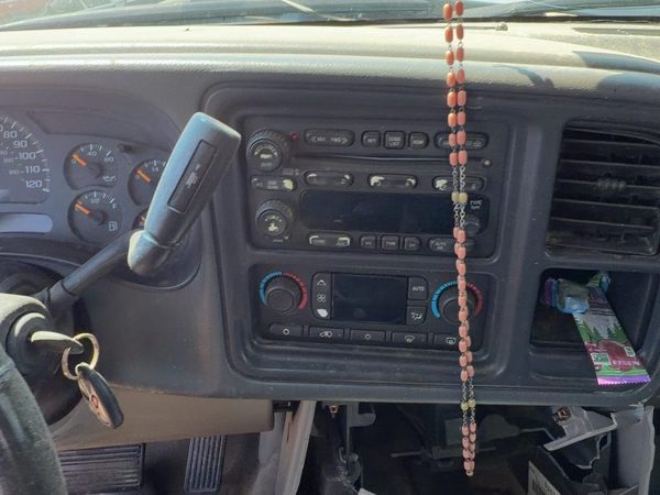 05-06 Suburban 1500 Trim Bezel Around Speedometer Dash Surround Panel Gray 92I — photo 4
