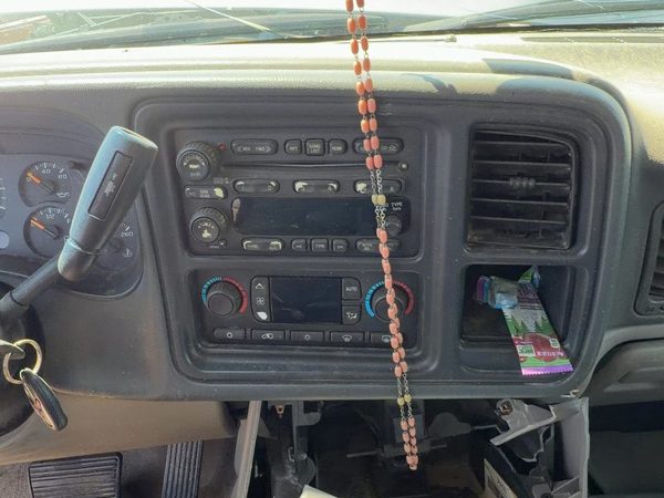 05-06 Suburban 1500 Trim Bezel Around Speedometer Dash Surround Panel Gray 92I — photo 6