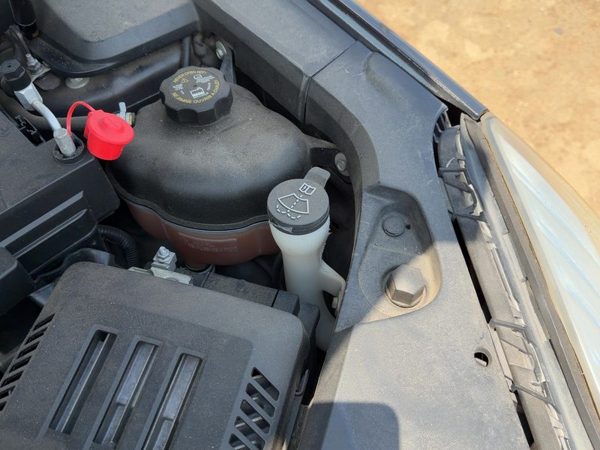 10-17 Chevy Equinox Windshield Washer Fluid Reservoir With Pump Oem Wiper Tank — photo 1