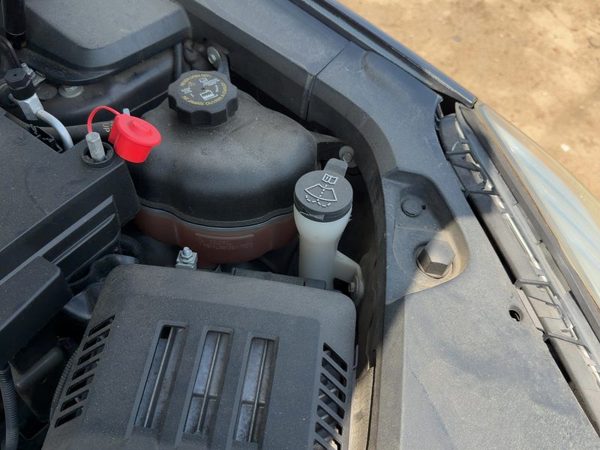 10-17 Chevy Equinox Windshield Washer Fluid Reservoir With Pump Oem Wiper Tank — photo 2