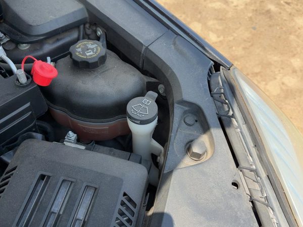 10-17 Chevy Equinox Windshield Washer Fluid Reservoir With Pump Oem Wiper Tank — photo 3