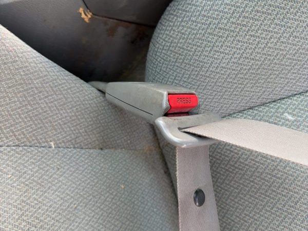 1995-1997 Isuzu Rodeo Driver Left Front Seat Belt Buckle Receiver Oem Gray 160 — photo 2
