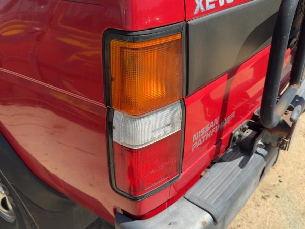 1990-1995 Nissan Pathfinder Driver Left Outer Tail Light Brake Lamp Rear OEM — photo 5