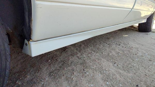 92-95 Pontiac Bonneville Passenger Right Lower Rocker Panel Moulding Side Skirt — photo 2