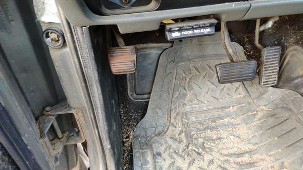 82-94 Chevy S10 Pickup Parking Brake Pedal Assembly Oem Complete Emergency Unit — photo 1