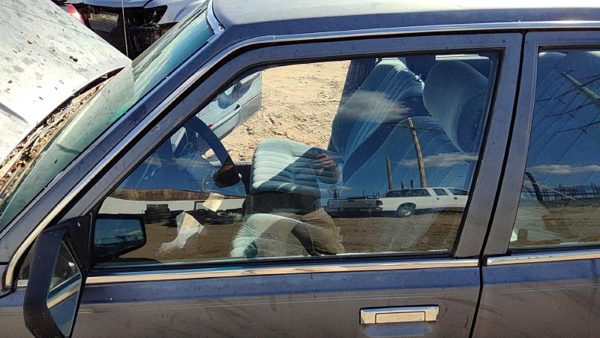 1983-1986 Toyota Camry Driver Left Front Side Window Door Glass Oem 6811232030 — photo 3