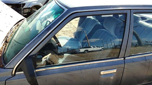 1983-1986 Toyota Camry Driver Left Front Side Window Door Glass Oem 6811232030 — photo 1