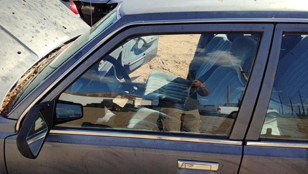 1983-1986 Toyota Camry Driver Left Front Side Window Door Glass Oem 6811232030 — photo 4