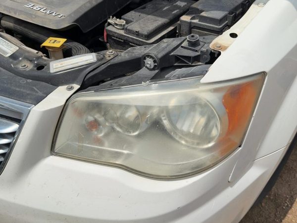 2008-2016 Chrysler Town & Country Driver Left Head Light Oem Front Lamp — photo 2