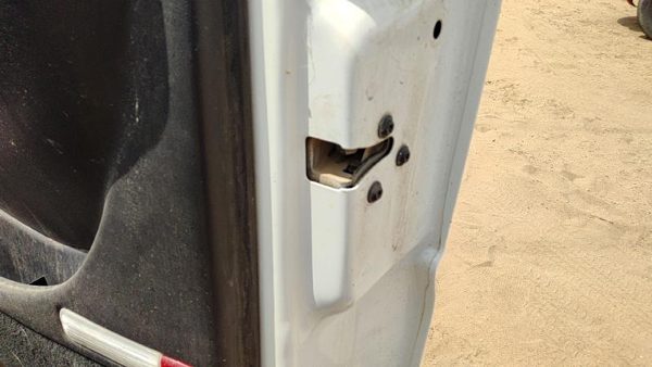 99-02 Chevy Silverado 2500 Hd Passenger Right Front Door Latch With Rods/Cables — photo 5