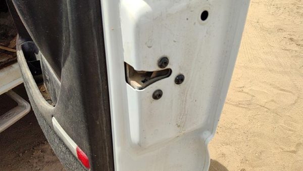 99-02 Chevy Silverado 2500 Hd Passenger Right Front Door Latch With Rods/Cables — photo 3