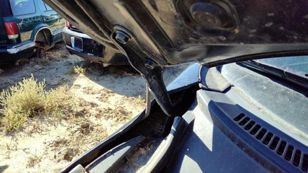 2011 Toyota RAV4 Hood Hinge RH Rav-4 202 Black Pair Left And Right — photo 1