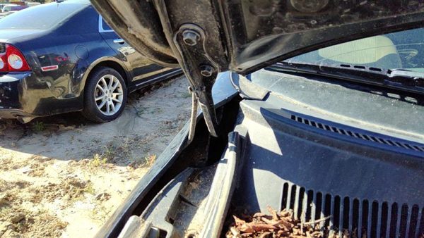 2011 Toyota RAV4 Hood Hinge RH Rav-4 202 Black Pair Left And Right — photo 2