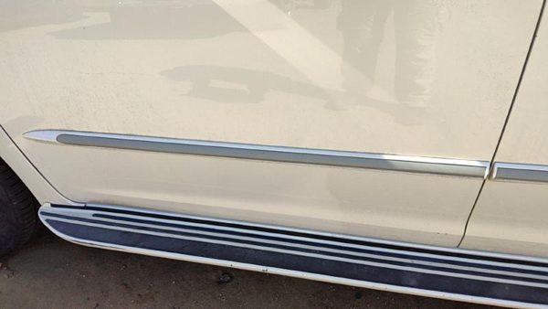 04-05 Sienna Driver Left Front Moulding From Door Oem Trim Strip White 071 — photo 1