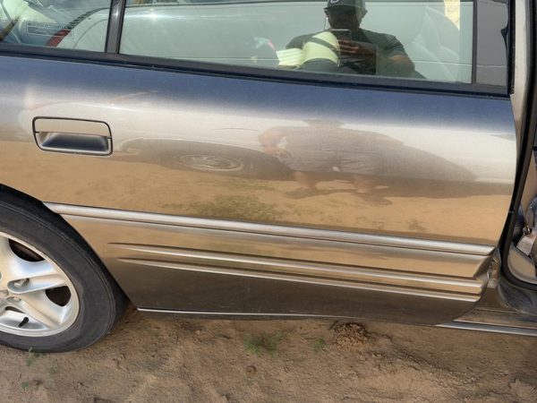 1999 Pontiac Bonneville Rear Door RH Gold — photo 1