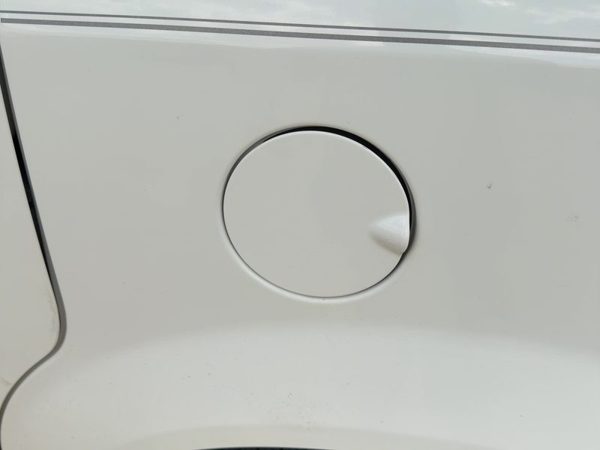 08-16 Town & Country Fuel Tank Door With Hinge Gas Lid Oem Filler White Pw1 — photo 3