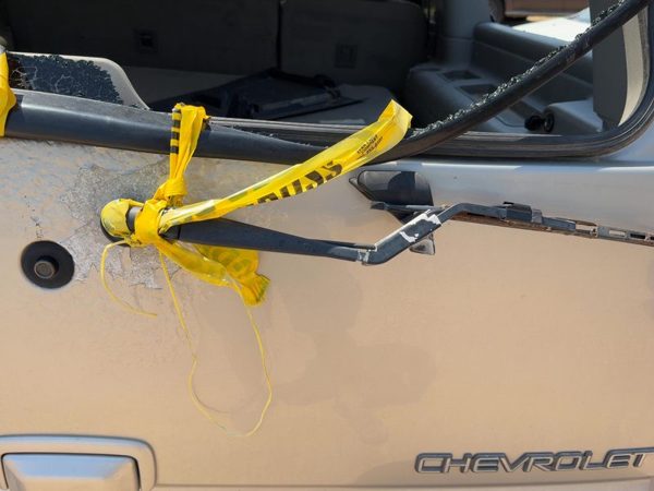 00-06 Suburban 1500 Back Glass Wiper Arm Oem Rear Window Blade Liftgate Hatch — photo 2